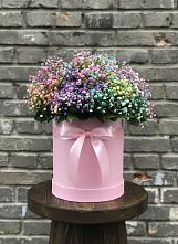 Цветочная композиция из Гипсофила и Розы в шляпной коробке в Полесске