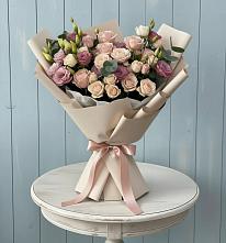 Букет цветов из:  Розы и Лизиантусы в Полесске