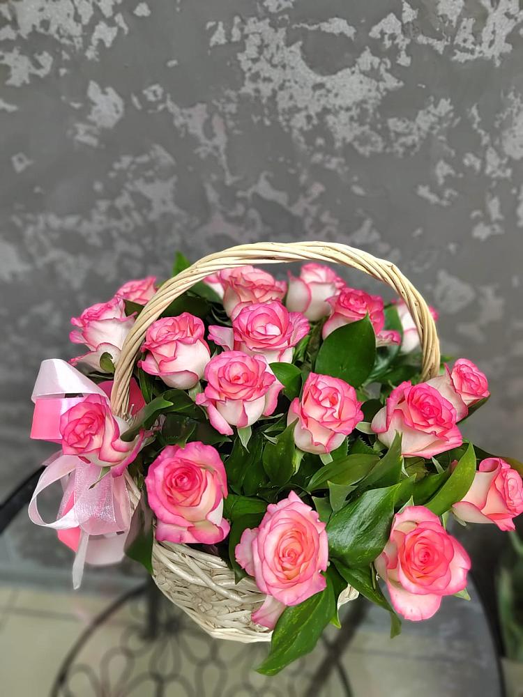 Цветочная композиция из Розы в корзине в Полесске