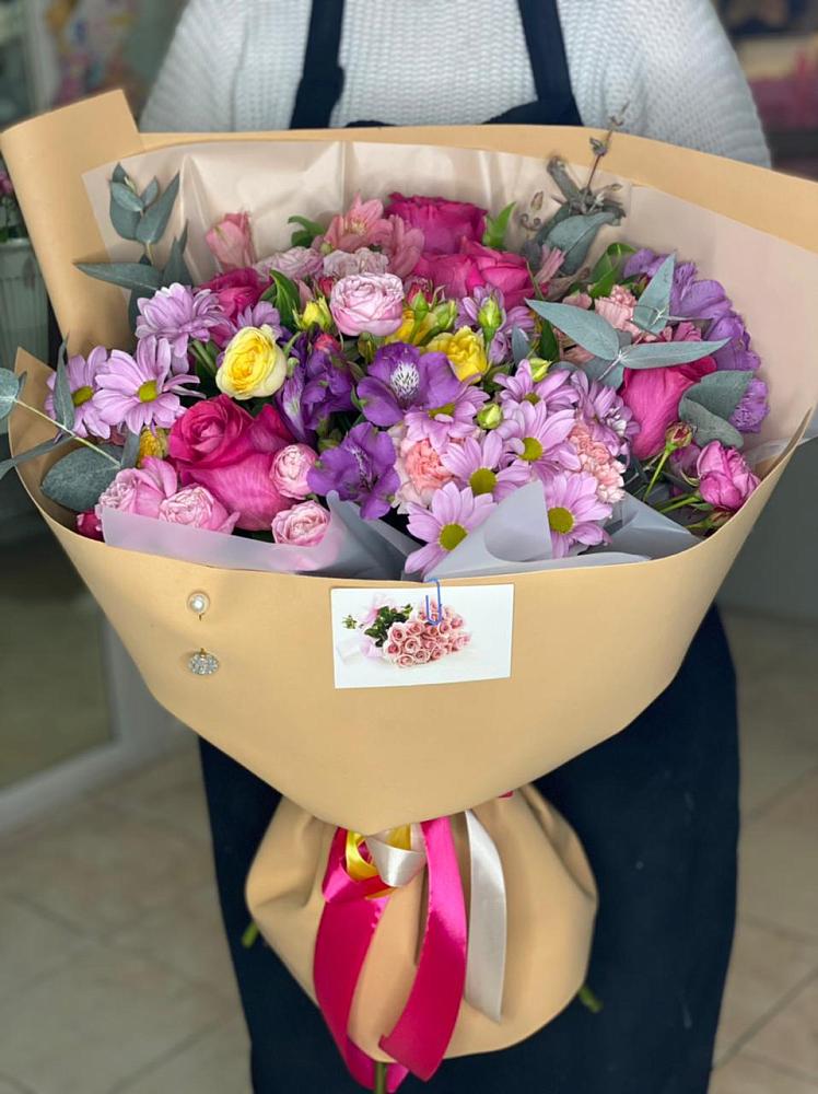 Букет цветов из: Хризантемы, Гвоздики и Альстромерии в Полесске