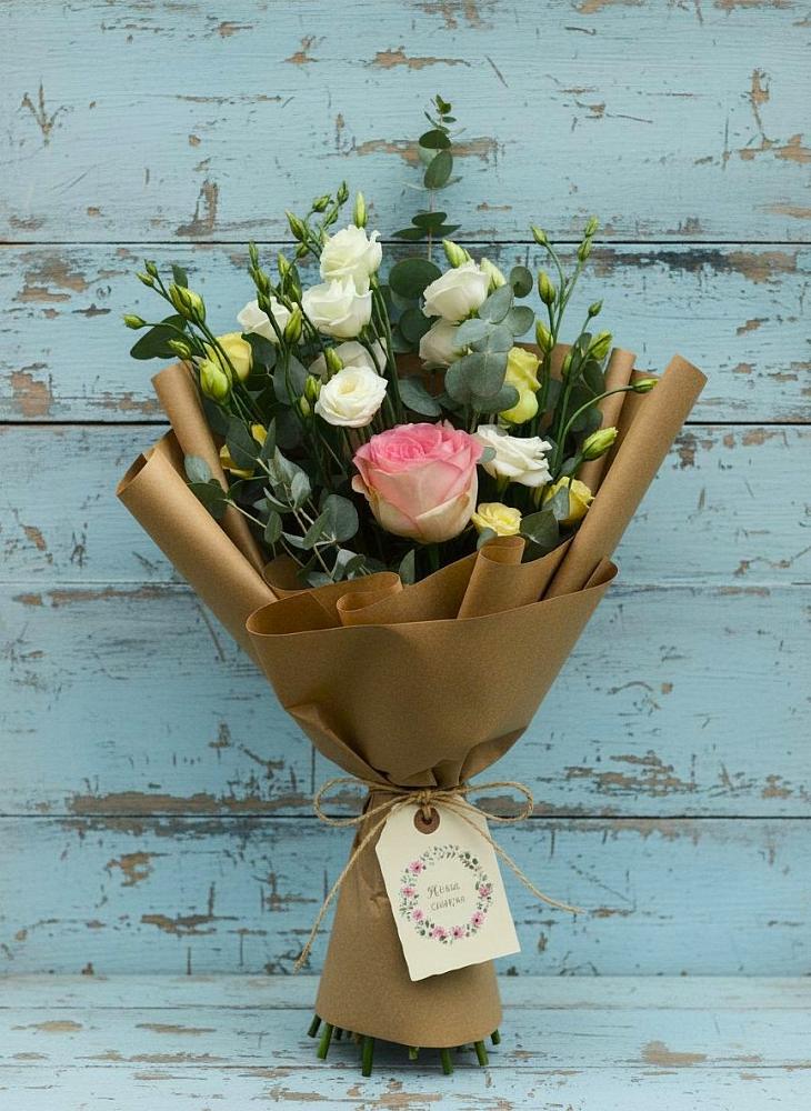 Букет цветов из: Розы и Лизиантусы в Полесске