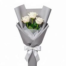 Букет 3 белые розы в Полесске