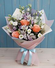 Букет цветов из:  Лизиантусы, Розы, Альстромерии и Гипсофила в Полесске