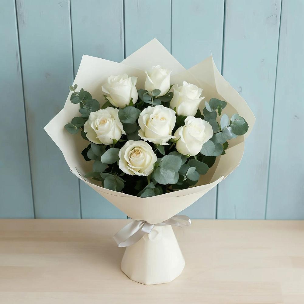Букет Белые розы в Эвкалипте в Полесске