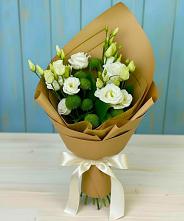 Букет цветов из:  Хризантемы и Лизиантусы #REPLACE_PRED# Полесске