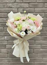 Букет цветов из:  Гвоздики, Розы, Лизиантусы и Хризантемы #REPLACE_PRED# Полесске