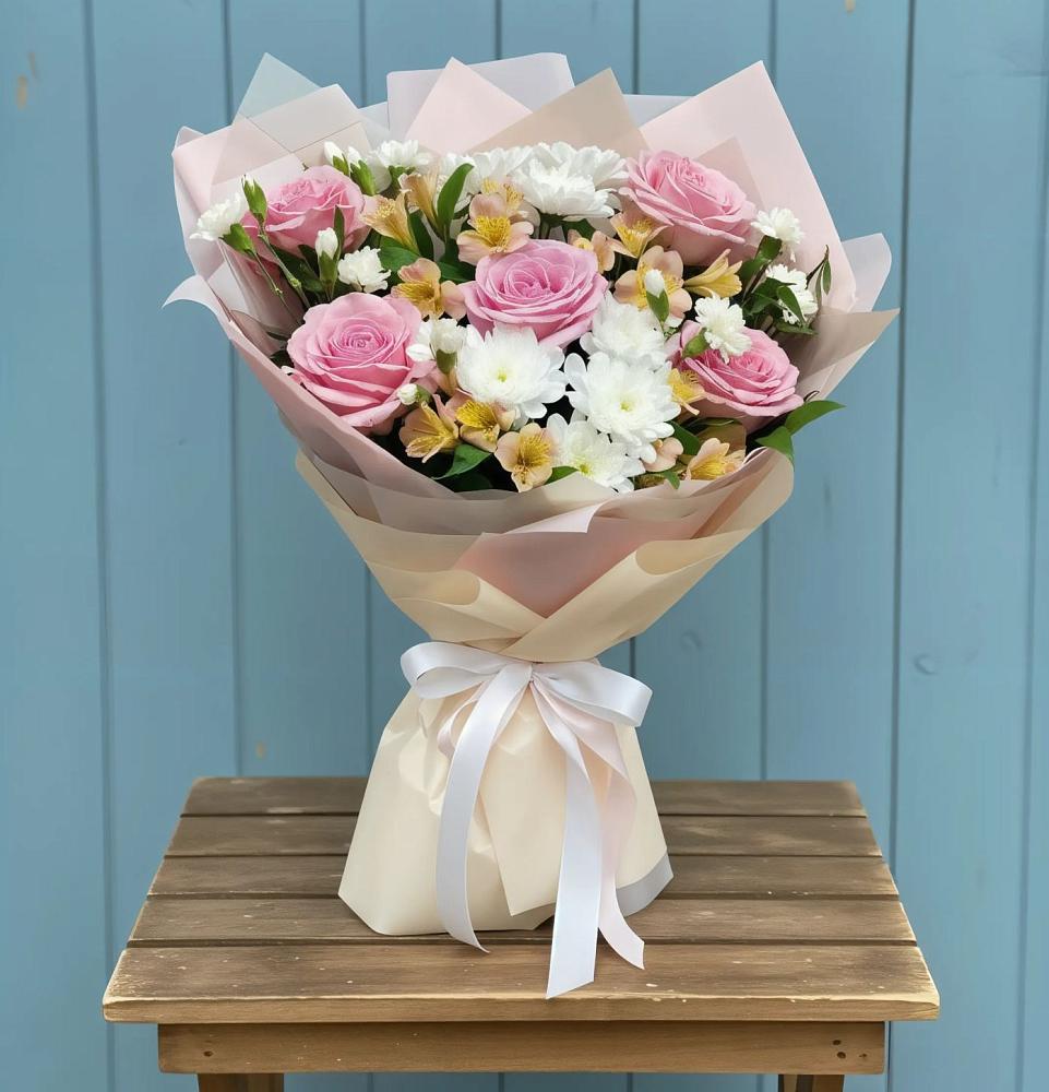 Букет цветов из: Гвоздики, Орхидеи и Розы в Полесске