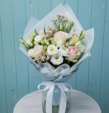 Букет цветов из:  Розы и Лизиантусы в Полесске