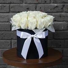 Цветочная композиция из Розы в шляпной коробке в Полесске