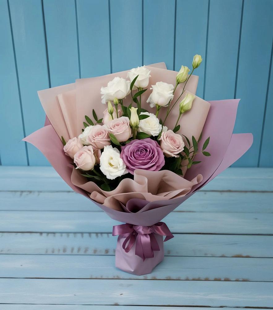 Букет цветов из: Розы и Лизиантусы в Полесске